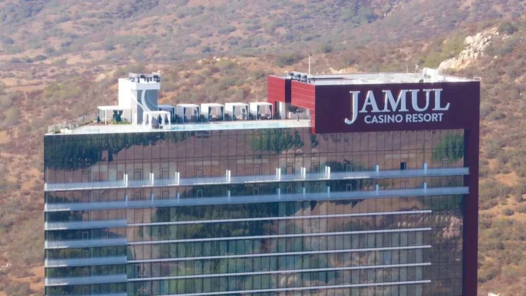 SUT L JAMUL CASINO 011
